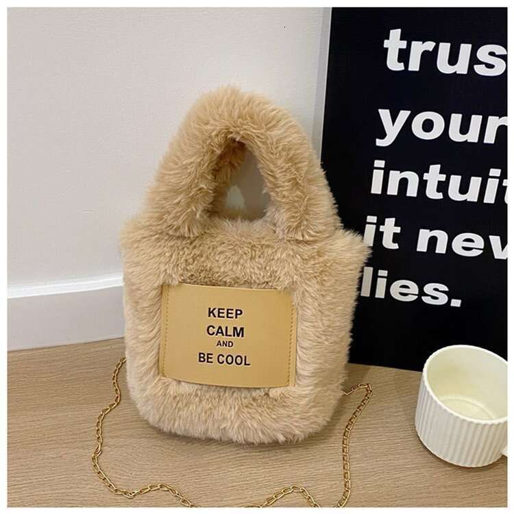 2025S Designer S New Model Handbag Bucket Winter Women S New Single Shoulder Crossbody Plush Bag