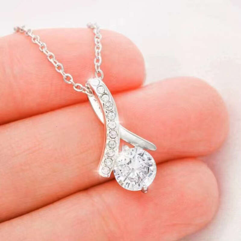 Hot Soulmate Design Touching Figure Pendant Classic Versatile Mother's Day Gift Necklace