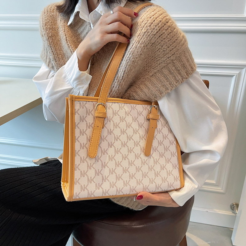 Free shipping 2025 designer bag Shoulder tote Bags For womans ladies flap Large capacity printing fashion square handbag girl crossbody saddle bag