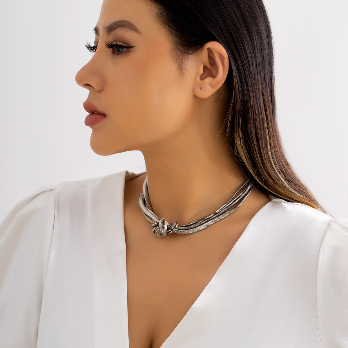 Woman fashion Adornment Sweet Cool Style Personalized Multi layered Punk Snake Bone Chain Knot Unique designer Necklace