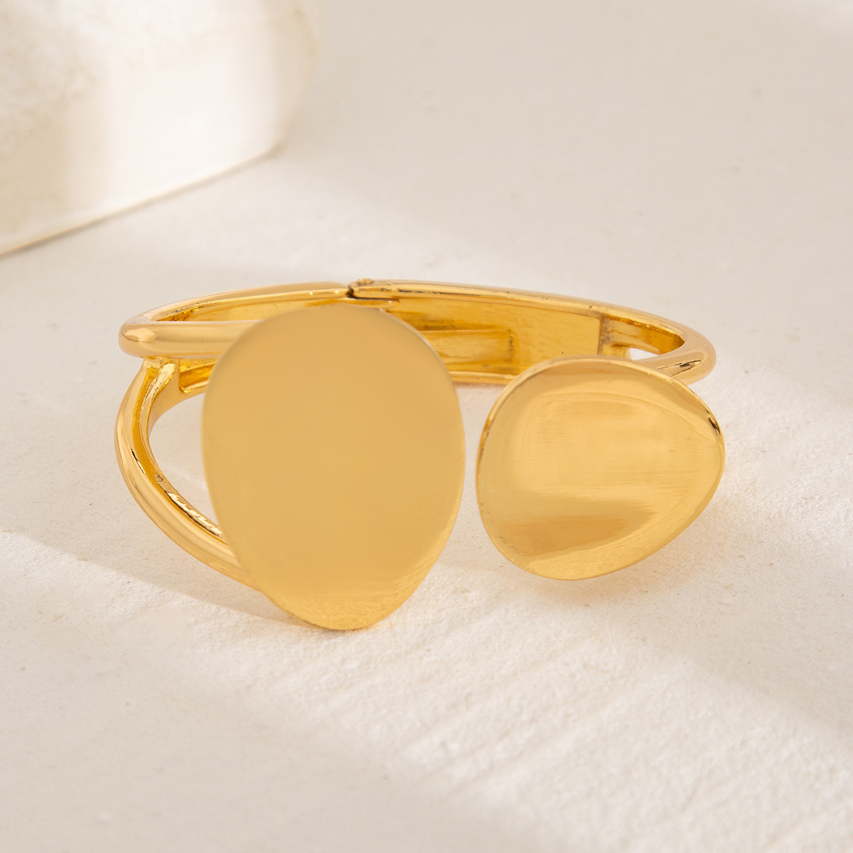 Woman Fashion Jewelry Alloy Smooth with Simple Irregular Openings designer Bracelet Set