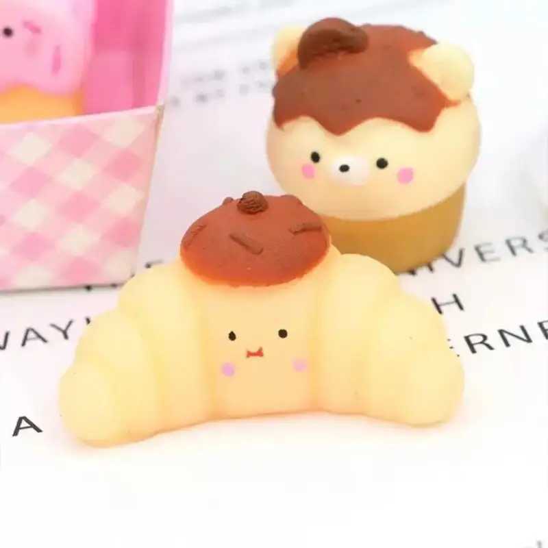 20PC Mochi Toys Blind Box Kaii Squeeze Bread Foodie Soft Glue Favors Str Relief Antistr Kids fidget Toy Birtay GiftsXJ250212