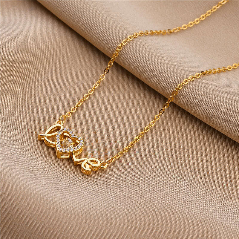 Designer Necklace For Women Moissanite pendant Chain Dynamic Necklace for Women's Fashion Valentine's Day Love Pendant Heartbeat Clavicle Ch