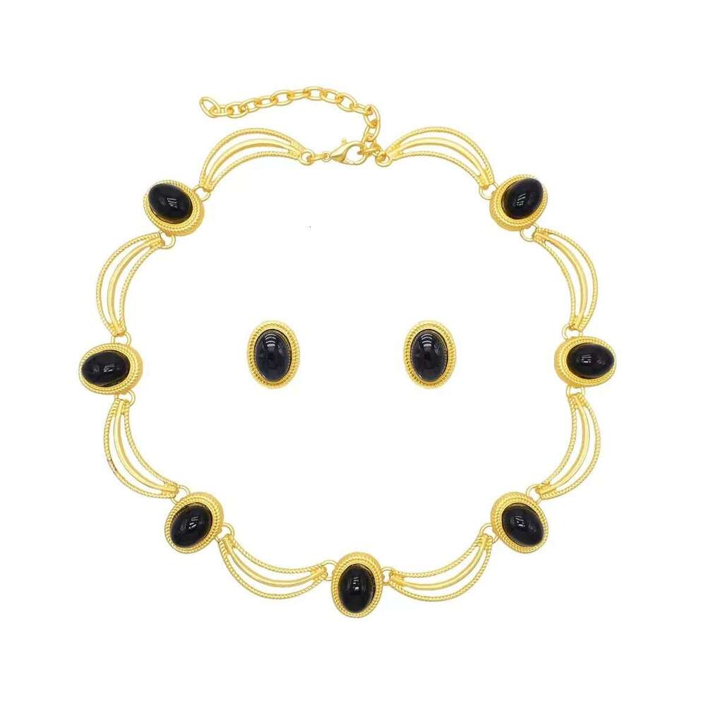 Hot Designer necklace for women earrings necklace set designer jewelryRetro oval black gemstone earrings court style collarbone chain versatile design