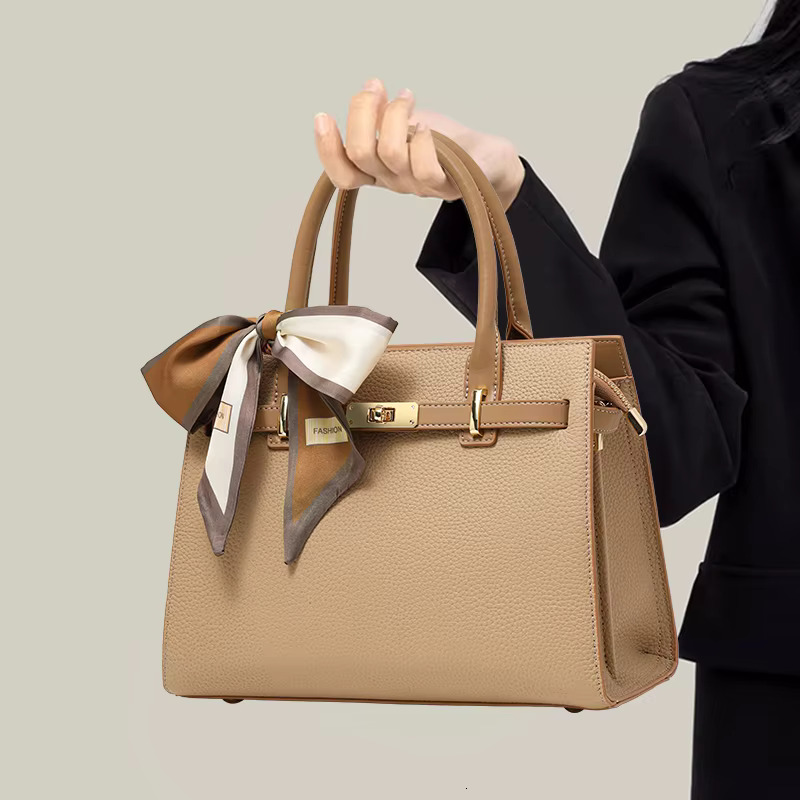 Light Niche High-End Messenger Women's 2025 New Large-Capacity Handbag Mother Bag
