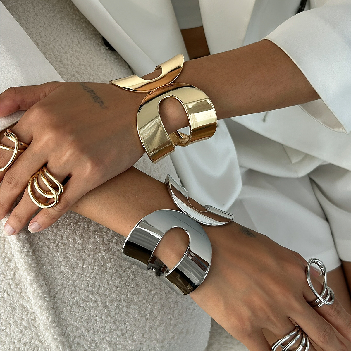fashion Jewelry iuencer, landscape face, eight character spring bracelet, irregular alloy designer Bracelet set
