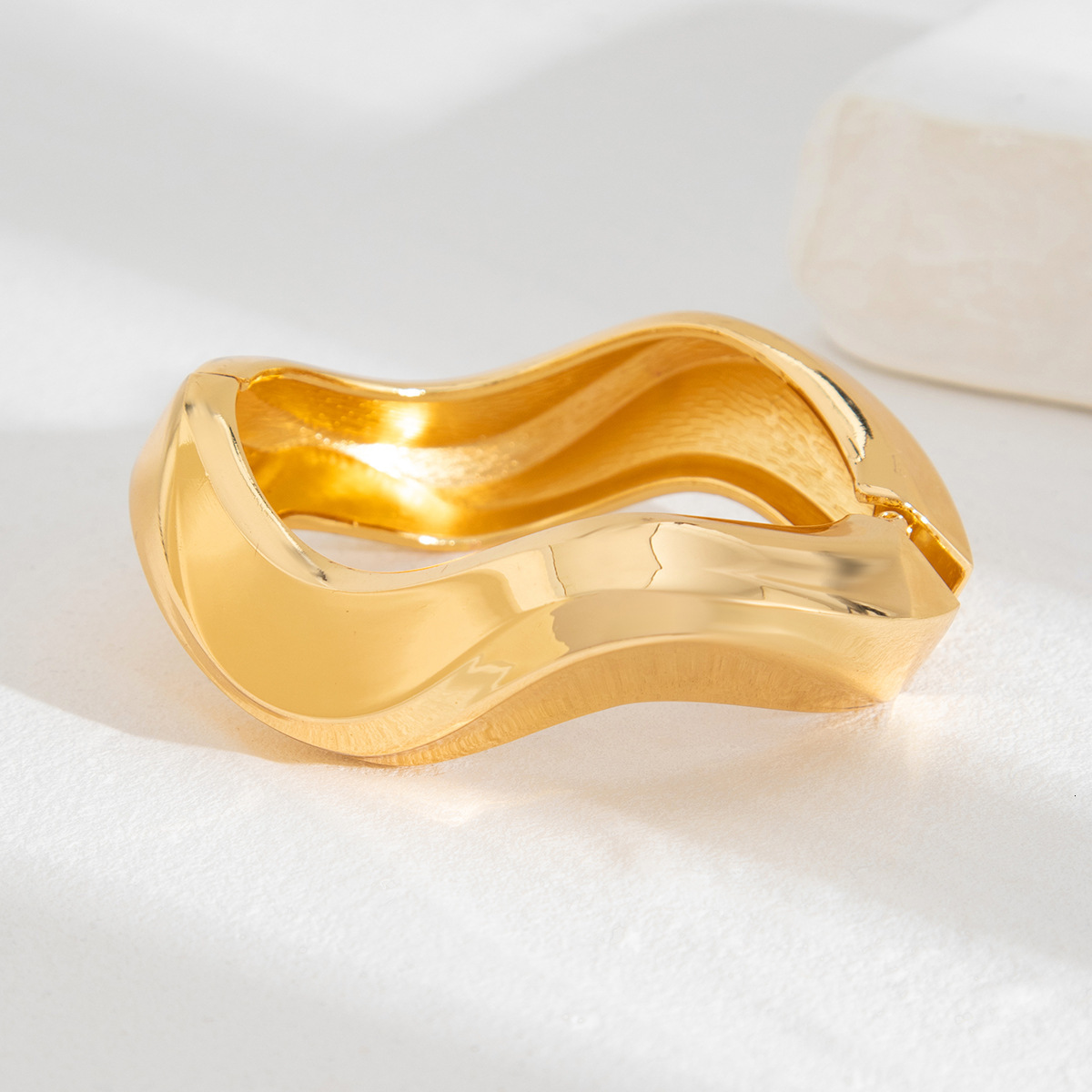 Woman Fashion Jewelry Alloy Smooth with Simple Irregular Openings designer Bracelet Set