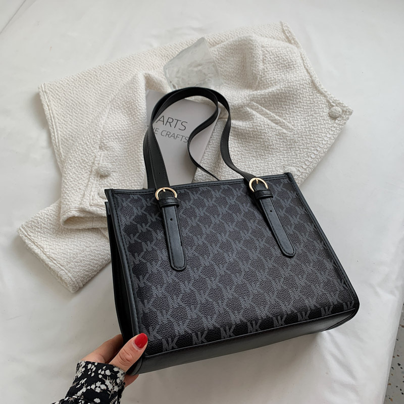 Free Shipping 2025 Designer Shoulder Tote Bags For Womans Ladies Flap NEW Hot Large Capacity Printing Fashion Square Handbag Girl New Free Delivery De