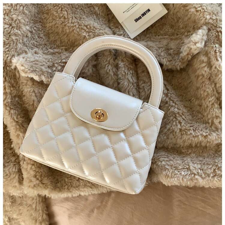 top quality Large capacity handbag versatile shoulder bag niche handheld shopping bag Korean style ins bag girls ladies chain bags Soft Leather Clutch