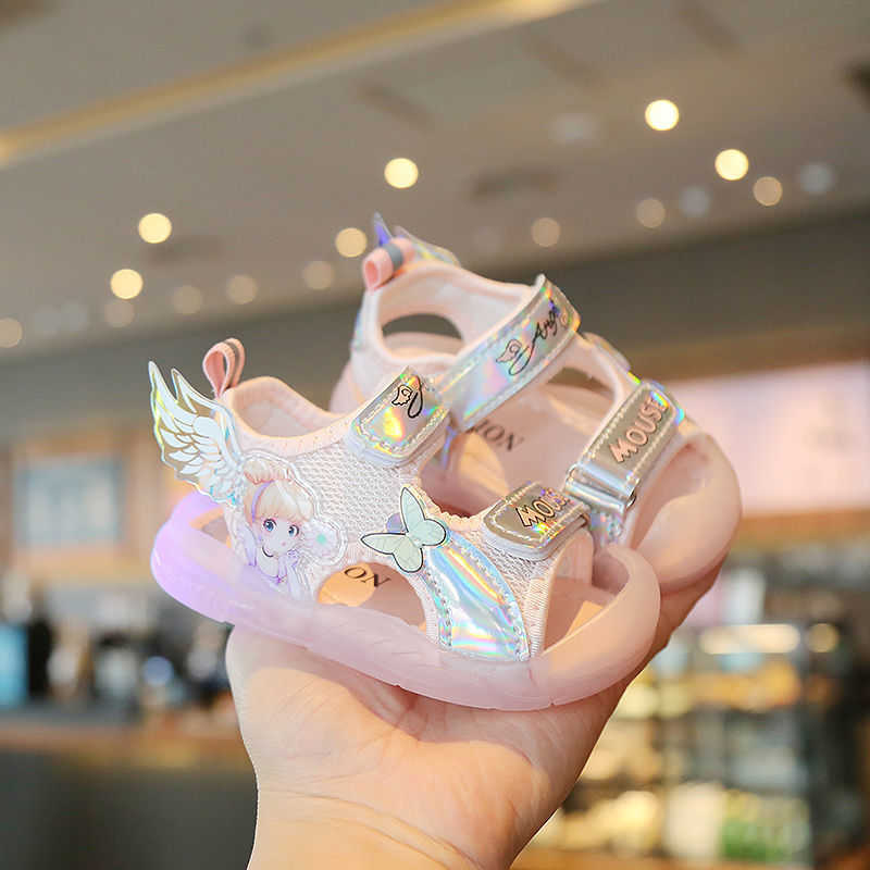 Sandals Baby girl sandals 0-3-5.5 years old 2 girls and children glowing soft sole princess shoelaces flashing lights breathable walking shoes H250212