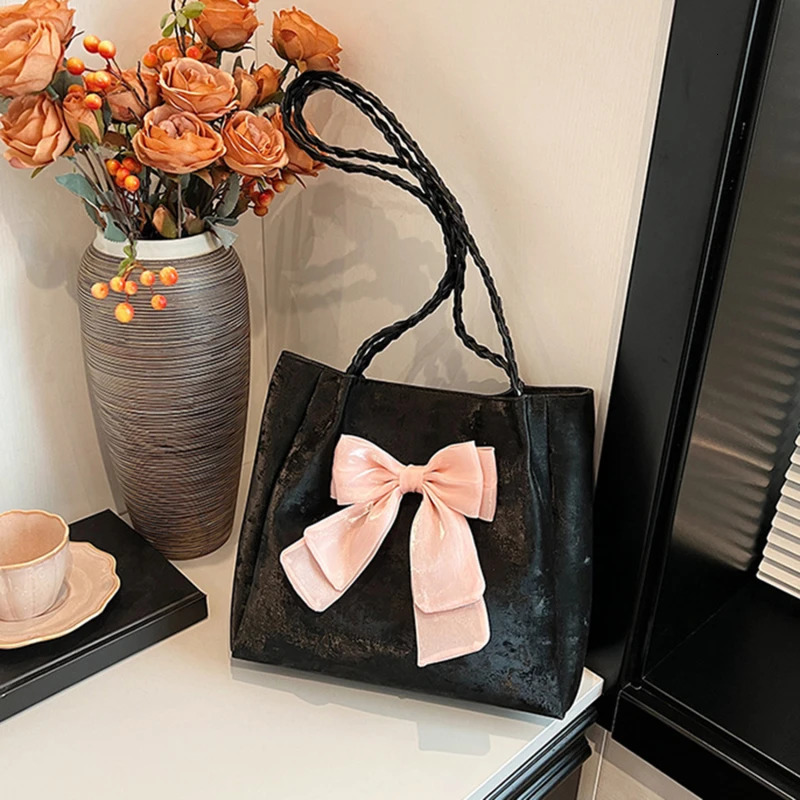 Womens Shoulder Bag with Bows Versatile Casual Hand-held Tote Bag Womens Bag Simple Spacious Trendy Crossbody Bag Bag 250207