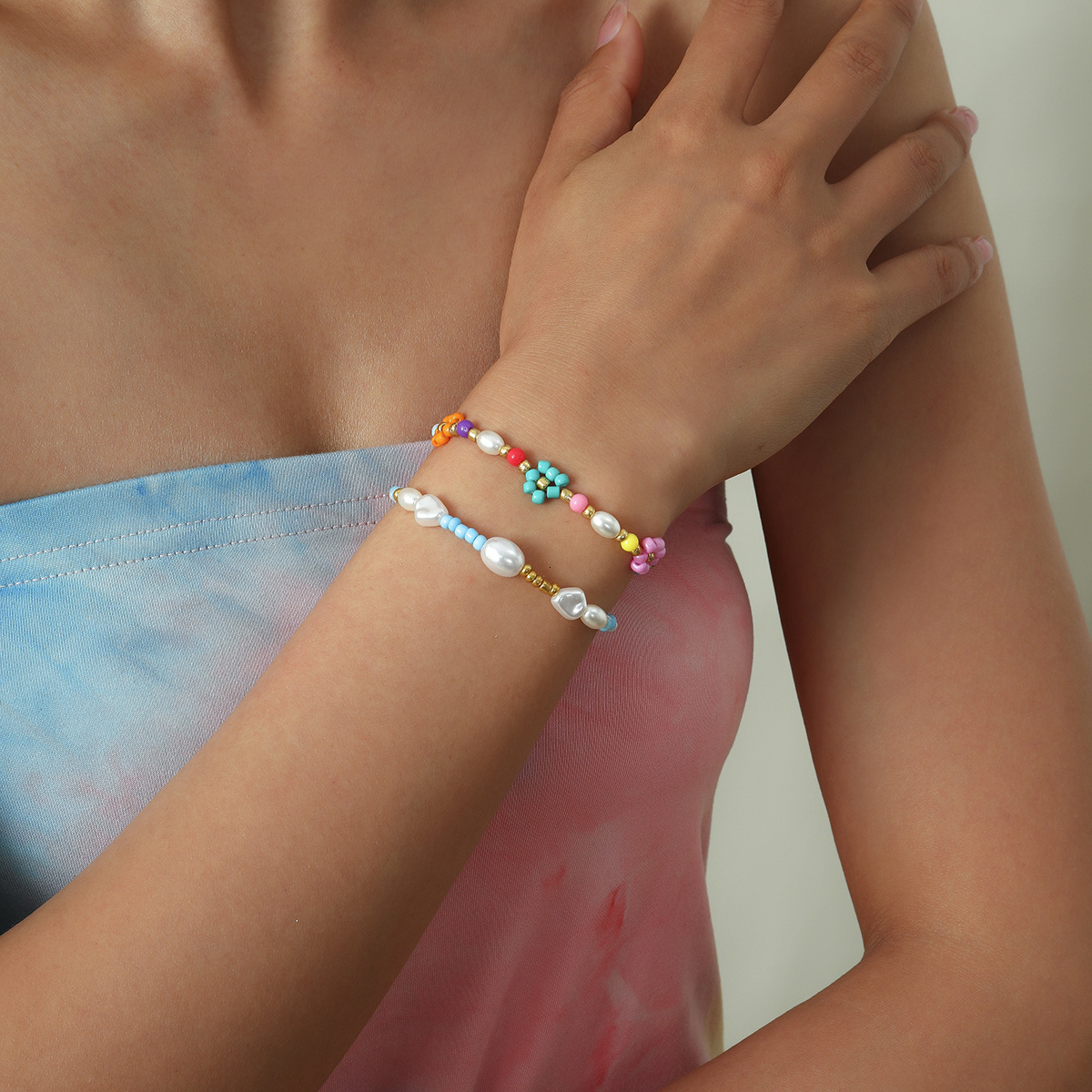 designer Simple Fresh Rice Bead Set Woman Bracelet, Beach Color Weaving, Elastic, Sweet and Cool Handmade