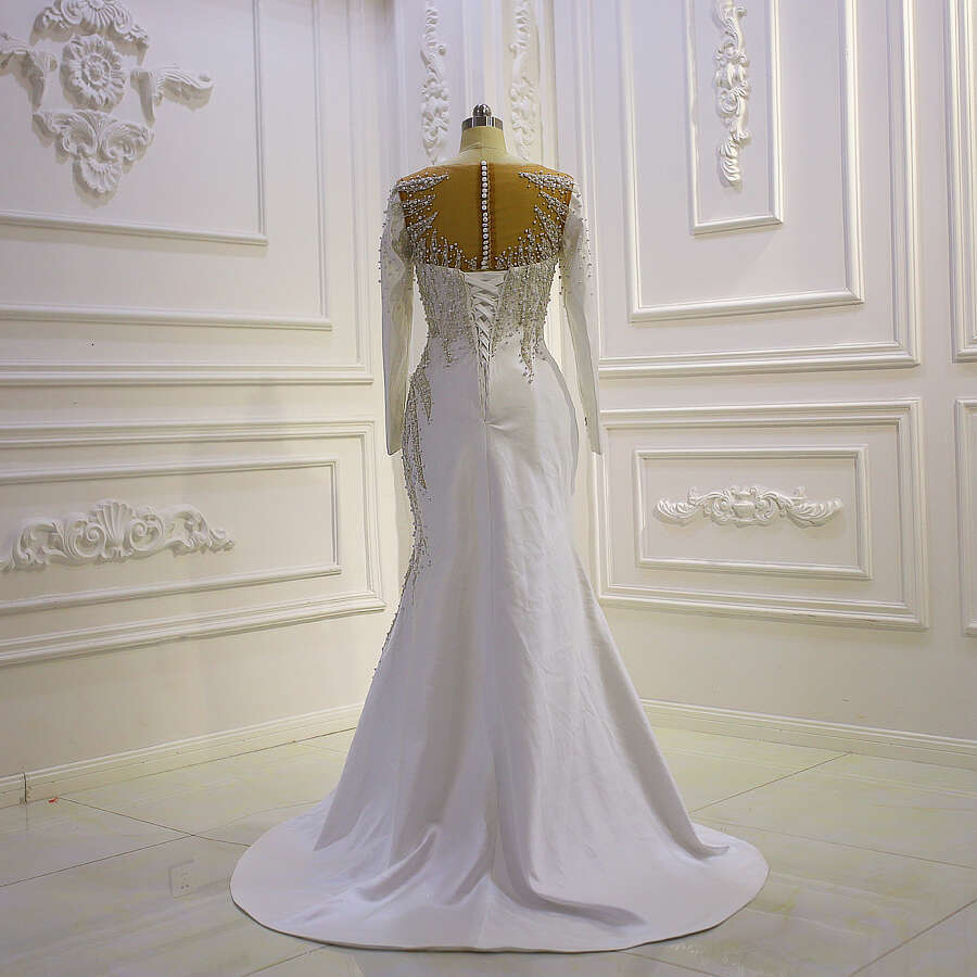 Customized Am936 Long Lace Appliqued Satin Full Sleeve Wedding Dress