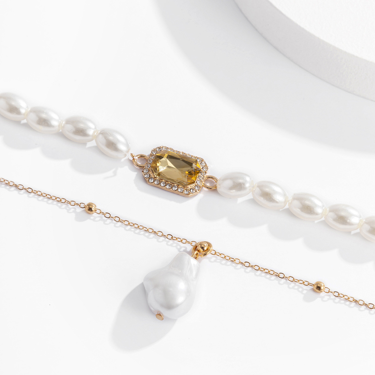 Woman Fashion set collarbone Baroque shaped pearl metal designer necklace accessory