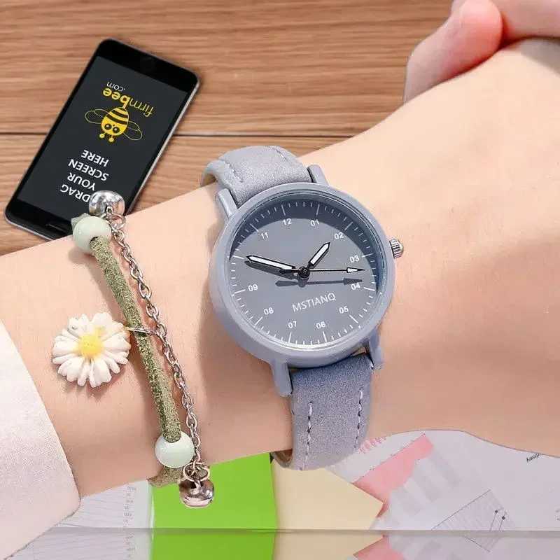 Women Watches PU Leather Strap Women Quartz Wristwatches Waterproof Round Dial Retro Watch Ladies Girls Watch Reloj Para MujerXJ250213