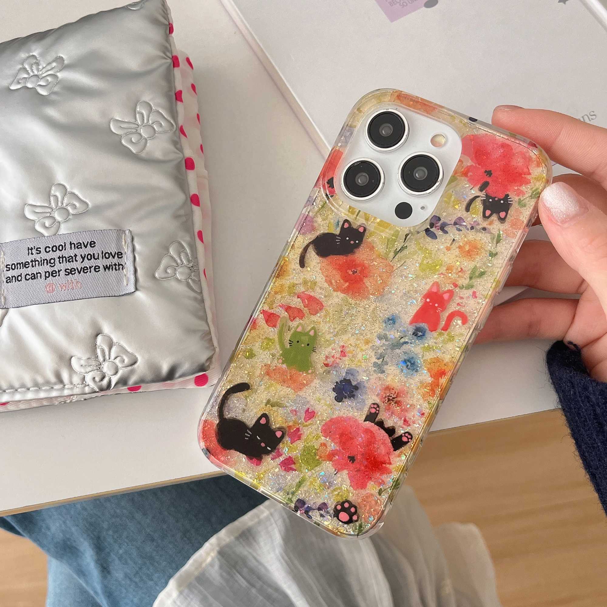 Fl Sn Sequin Flowers Cute Cartoon Black Cat White Bear Pendant Phone Case for iPhone 16 15 14 13 Pro Max Back Cover Funda Z250211