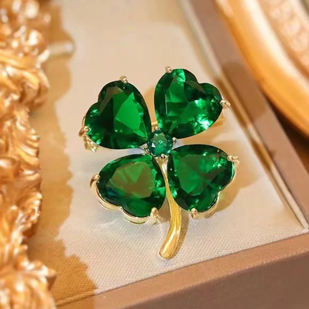 Lucky Four Leaf Clover Brooches for Women Unisex Plant Pins Office Party Jewelry Accessories Gift 250118