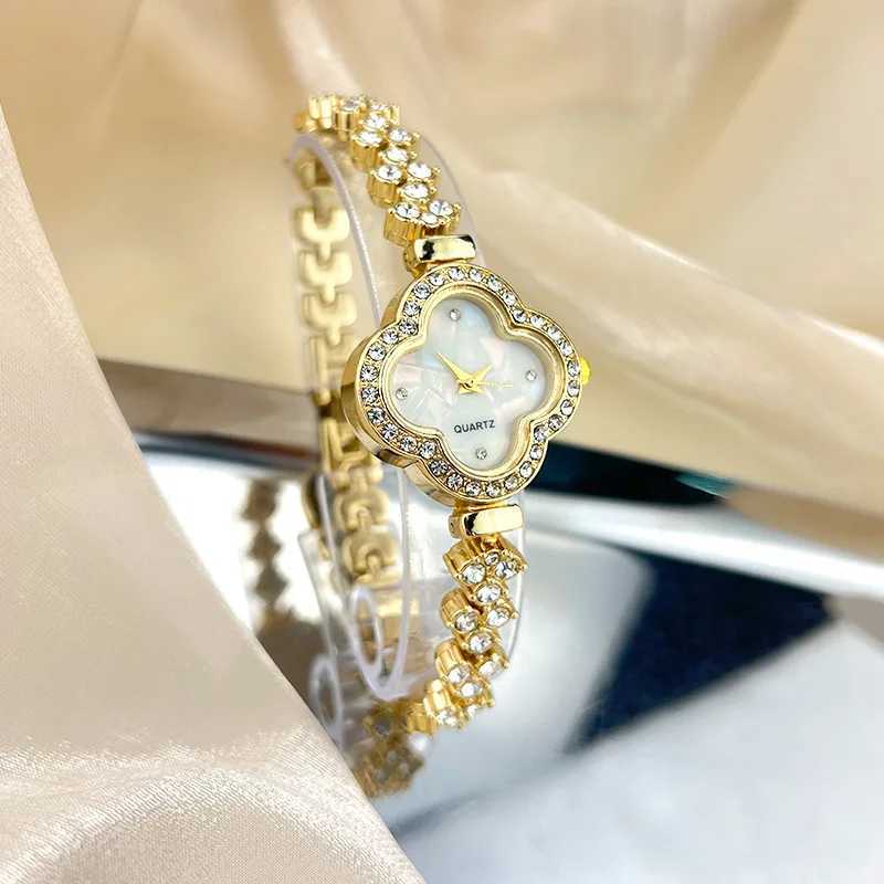 Womens Watch Brand Diamond Set Luxury Bracelet Watch Fashionable and Elegant Quartz Clock Reloj V127XJ250213