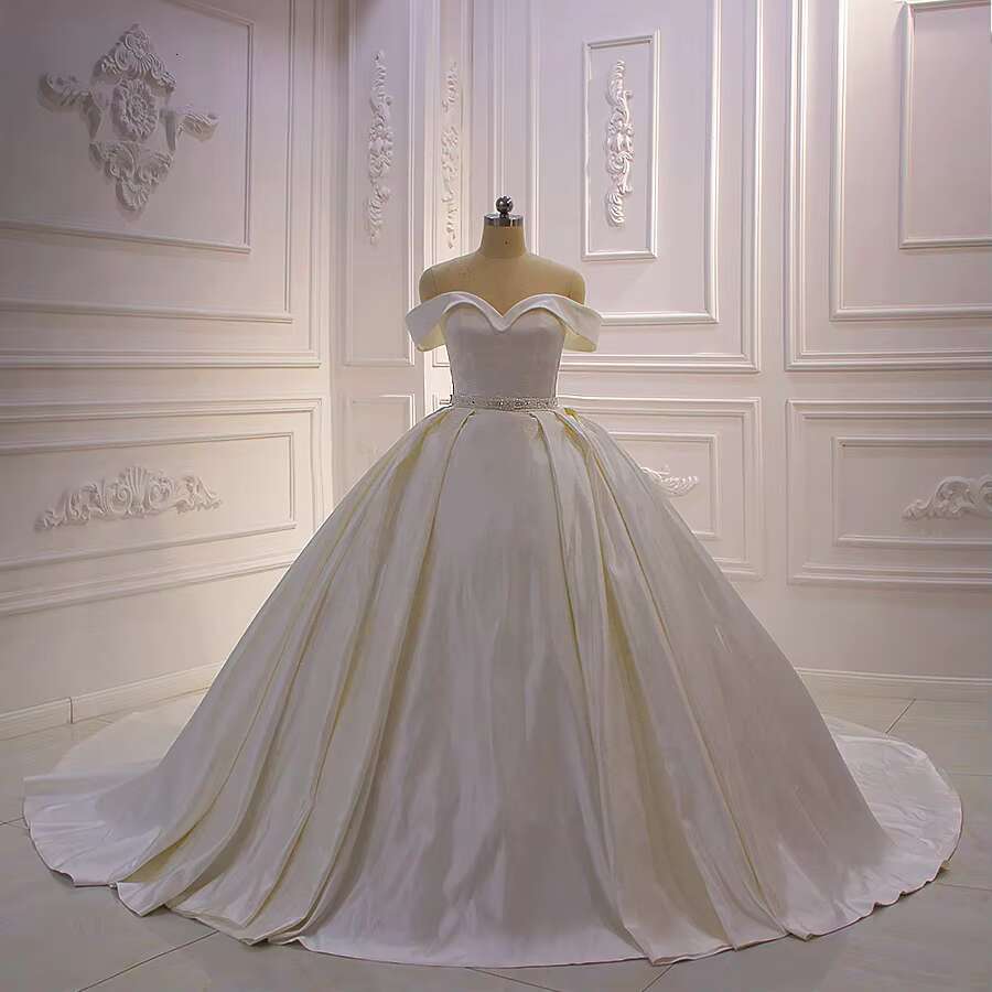 Customized Am425 Off Shoulder Rhie Belt Satin Ball Gown Wedding Dress