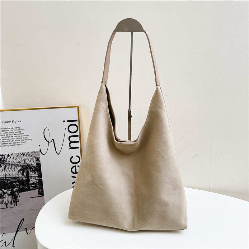 Chic Shoulder-Worn Armpit Tote Bag - Trendy & Functional for Your Casual Needs