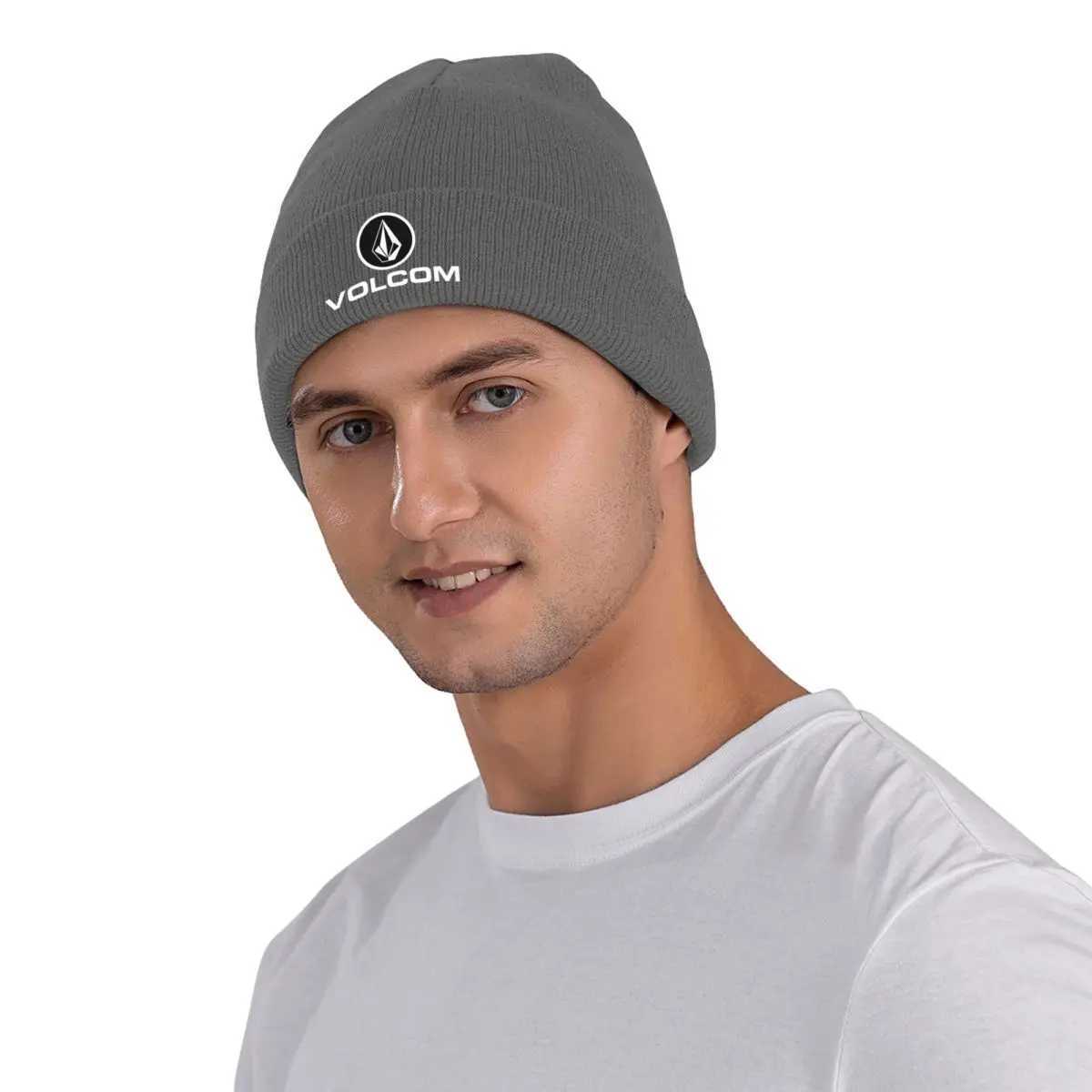 Best Simple Text Volc White Circle Warm Knitted Cap Fashion Bonnet Hat Autumn Winter Beanies Hats for Men Wen Adt X250212