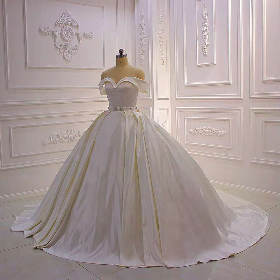 Customized Am425 Off Shoulder Rhie Belt Satin Ball Gown Wedding Dress