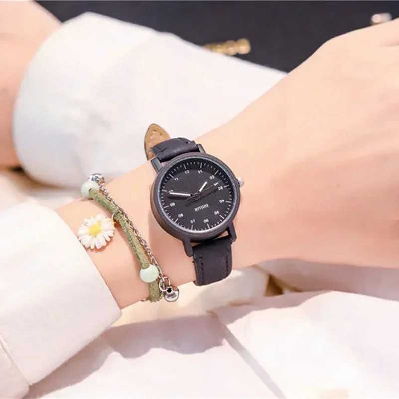 Women Watches PU Leather Strap Women Quartz Wristwatches Waterproof Round Dial Retro Watch Ladies Girls Watch Reloj Para MujerXJ250213