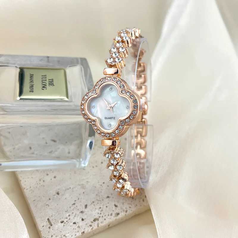 Womens Watch Brand Diamond Set Luxury Bracelet Watch Fashionable and Elegant Quartz Clock Reloj V127XJ250213