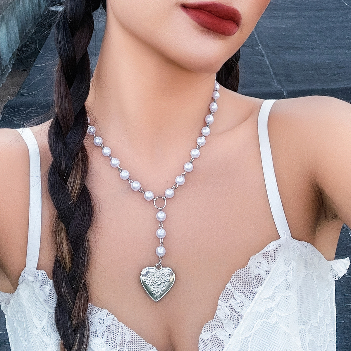 Women fashion Jewelry Sweet Cool Wind Big Love Pendant Spicy Girl Small and Popular Beaded designer Versatile Necklace