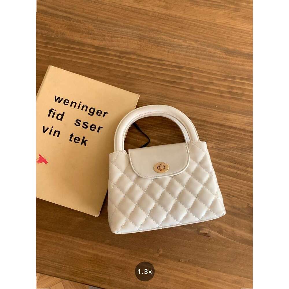 top quality Large capacity handbag versatile shoulder bag niche handheld shopping bag Korean style ins bag girls ladies chain bags Soft Leather Clutch