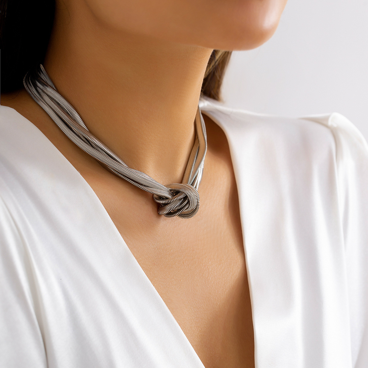 Woman fashion Adornment Sweet Cool Style Personalized Multi layered Punk Snake Bone Chain Knot Unique designer Necklace