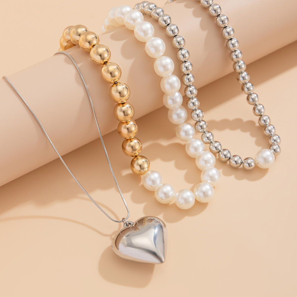 designer Fashion Jewelry Style Love Pendant French Round Pearl Bead Woman Necklace Set