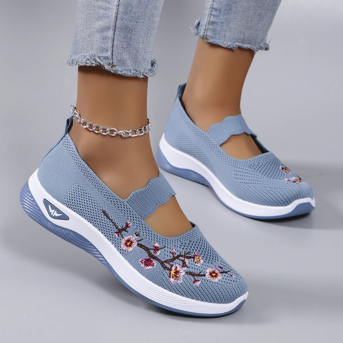 Spring womens sports shoes fashionable breathable lightweight non-slip wear-resistant casual sports shoes flat shoes 250208