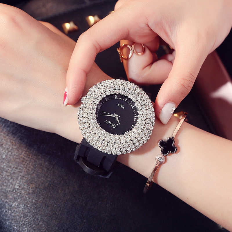 Hot selling Starry Sky Meteor Shower 6 Full Diamond Watch Korean Edition Trendy Fashion Watch Large Dial Decorative Womens Watch W250212