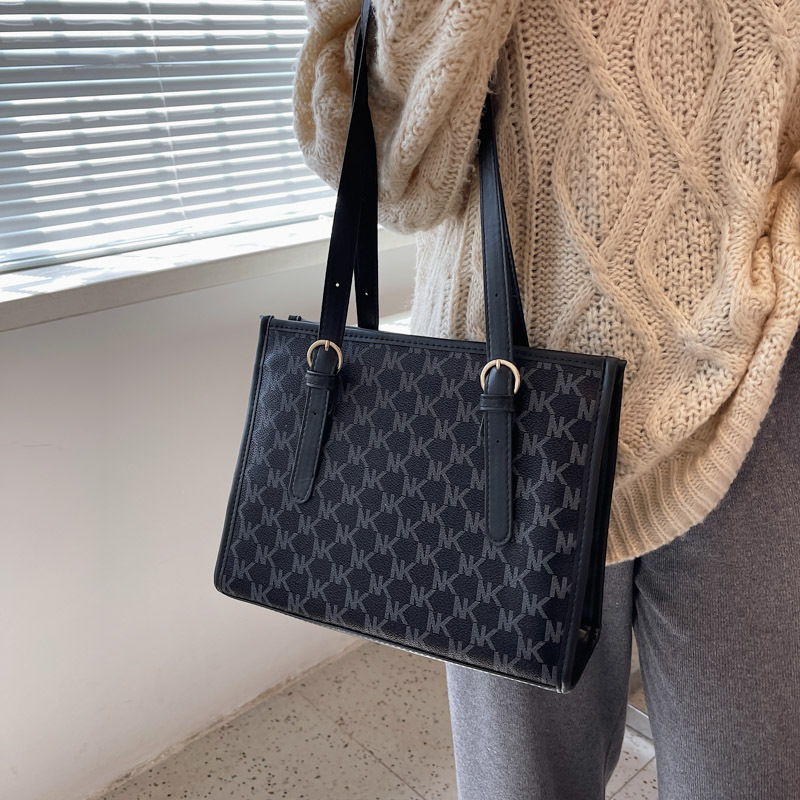 Free shipping 2025 designer bag Shoulder tote Bags For womans ladies flap Large capacity printing fashion square handbag girl crossbody saddle bag