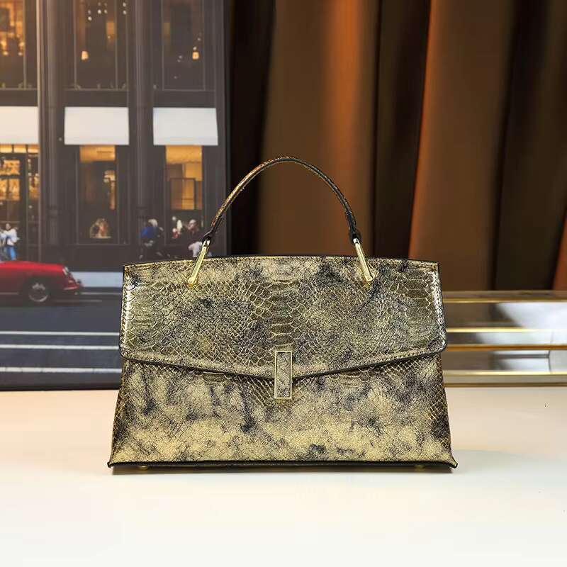 Elegant And High-End Laser Snake Pattern Crossbody Versatile Daily Commuting Bag, Elegant Women's Handbag