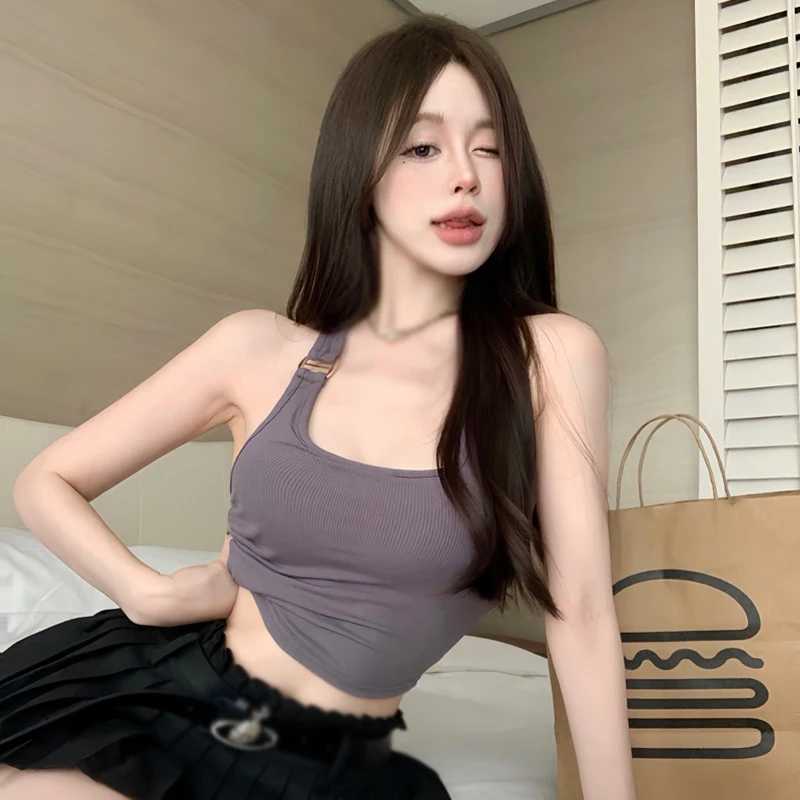 Comfortable and close fitting Open back Slim fitting top Suspender Short Sveless With chest pads Clothing feXJ250212