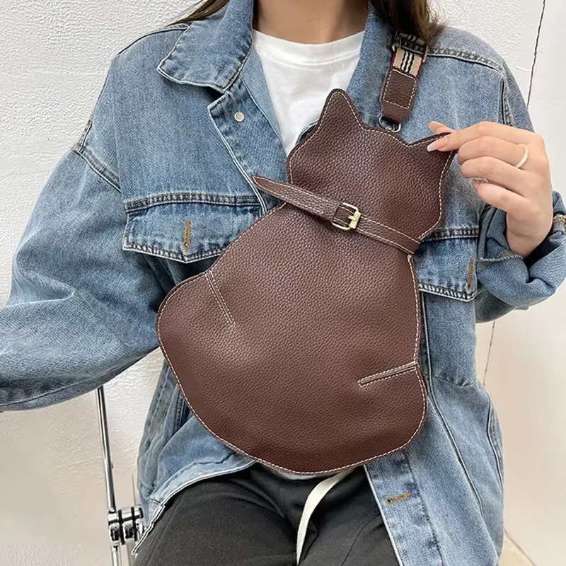 2025 Vintage Women Chest Waist Bag Cat Shape Shoulder Casual Crossbody Bags Quality Leather Handag Purse Ladies Brand Designer
