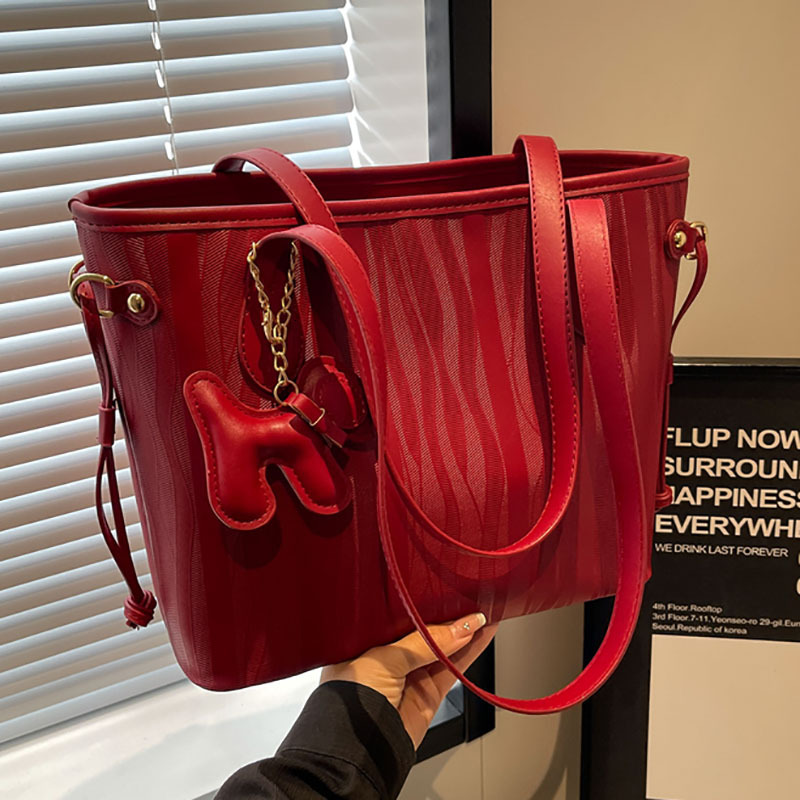 New Red Handbag Texture Commuting Trend Western Designer Single Shoulder Handbag Crossbody Bag