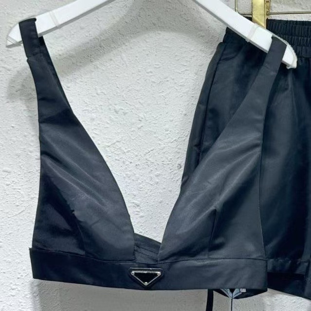 Top Designer High Quality Bra + Short Set Fashion Classic Iron Print Nylon Camisole Shorts Women's Two Piece Pants new2025