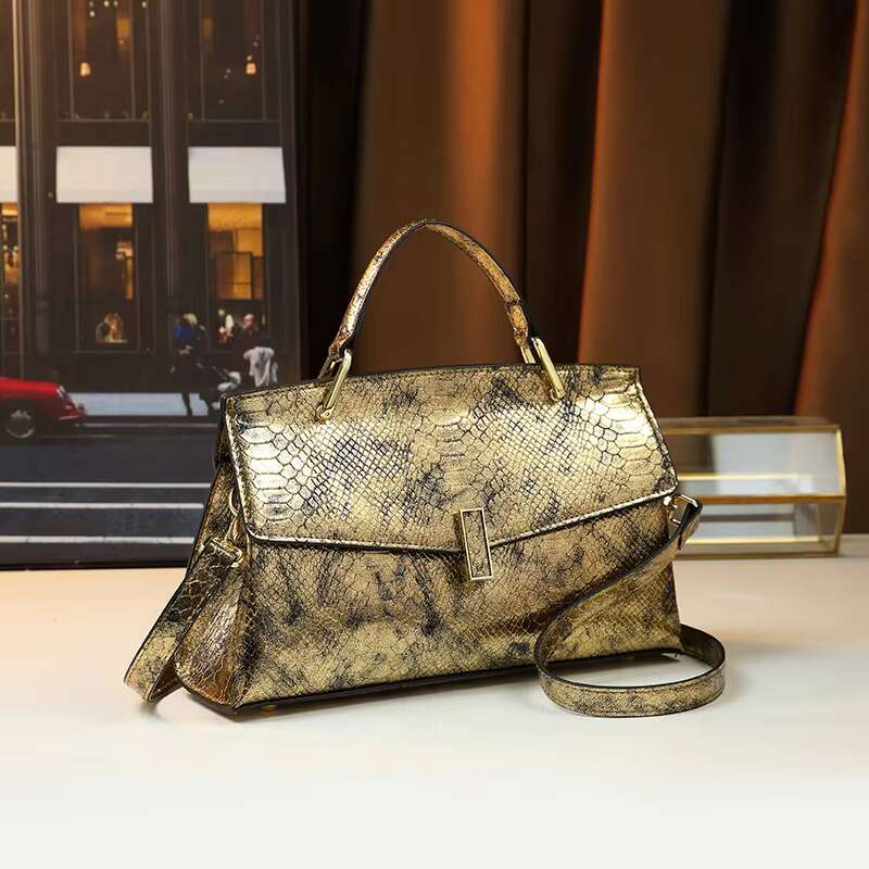 Elegant And High-End Laser Snake Pattern Crossbody Versatile Daily Commuting Bag, Elegant Women's Handbag