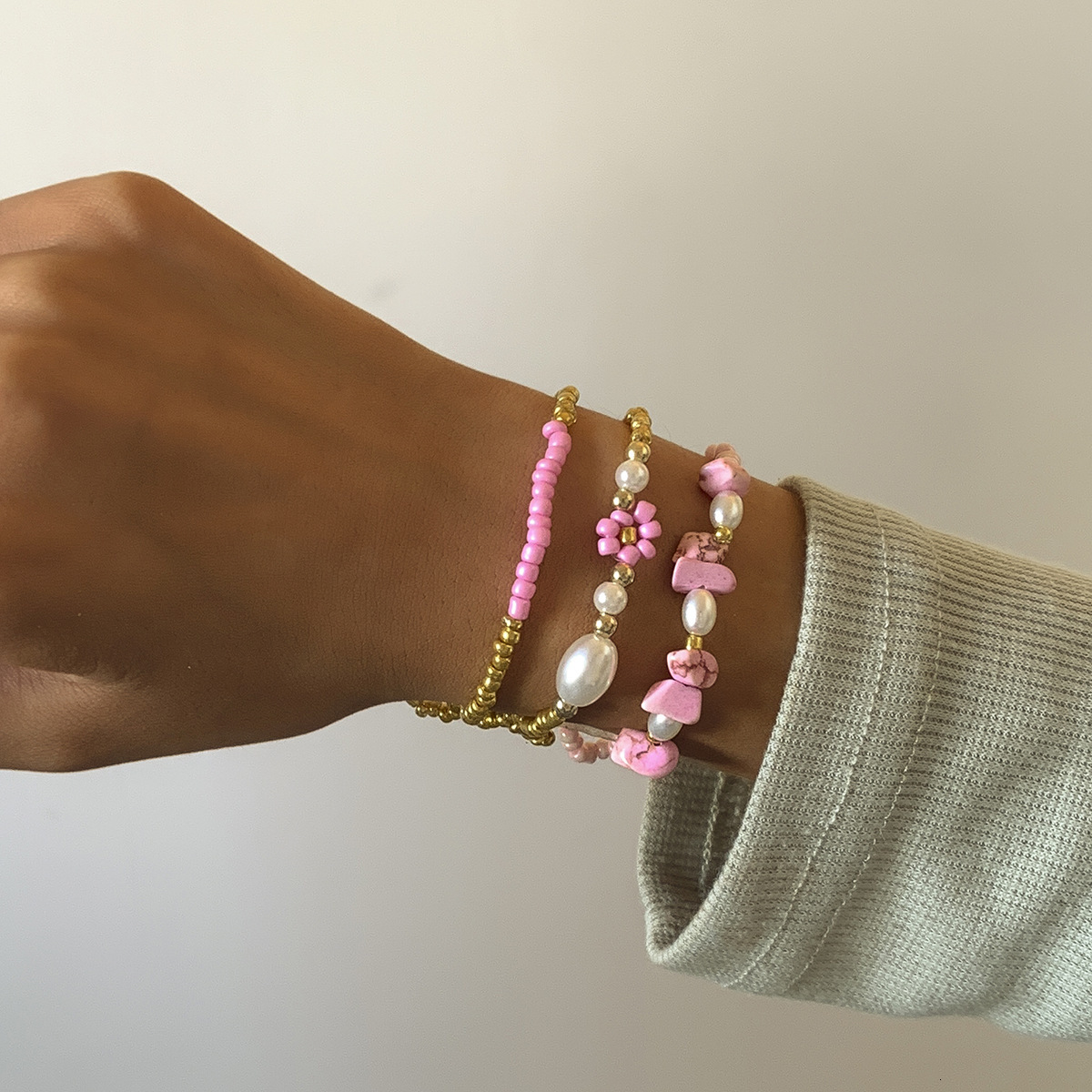 fashion Jewelry minimalist splicing rice bead bracelet, female ethnic style small daisy imitation designer pearl bracelet