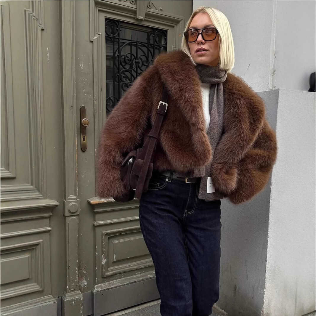 Lao Qian Feng environmental protection imitation fur short coat high-end brown winter womenXJ250213