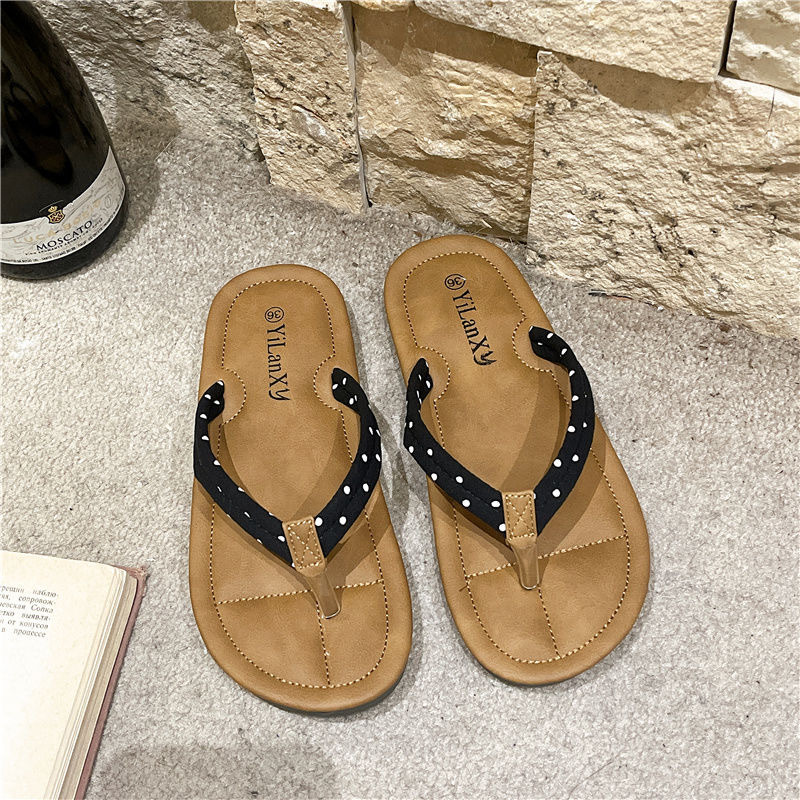 2025 hot new free shipping designer slippers for womens flat slippers black white Summer new beach flip flops