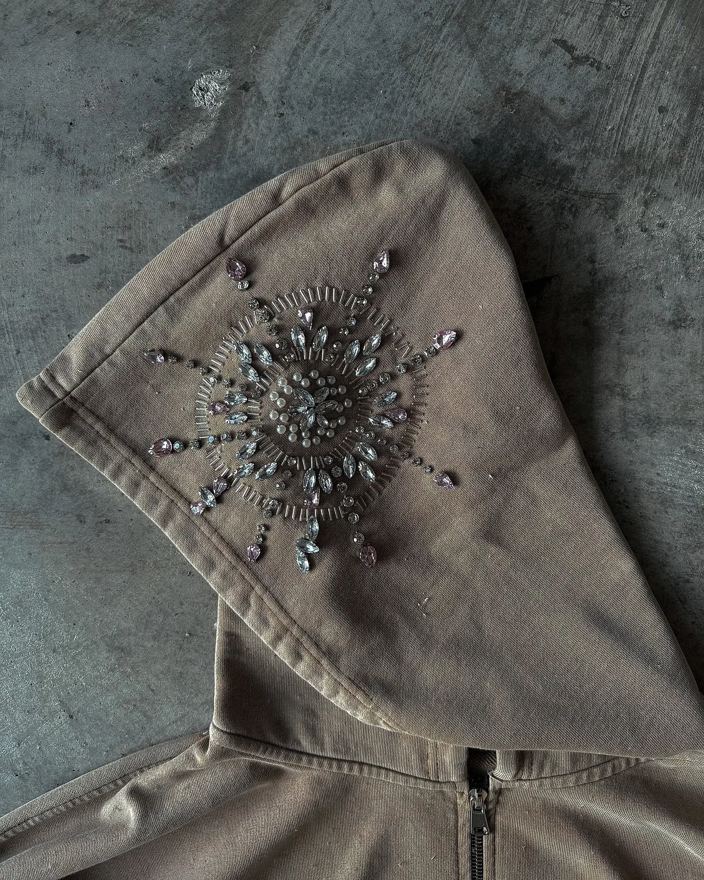 Retro Brown Rhinestone Element Gothic Hoodies Oversizeds Zip Up Distressed Sweatshirts for Men Simplicity Gothic Hoodies 250213