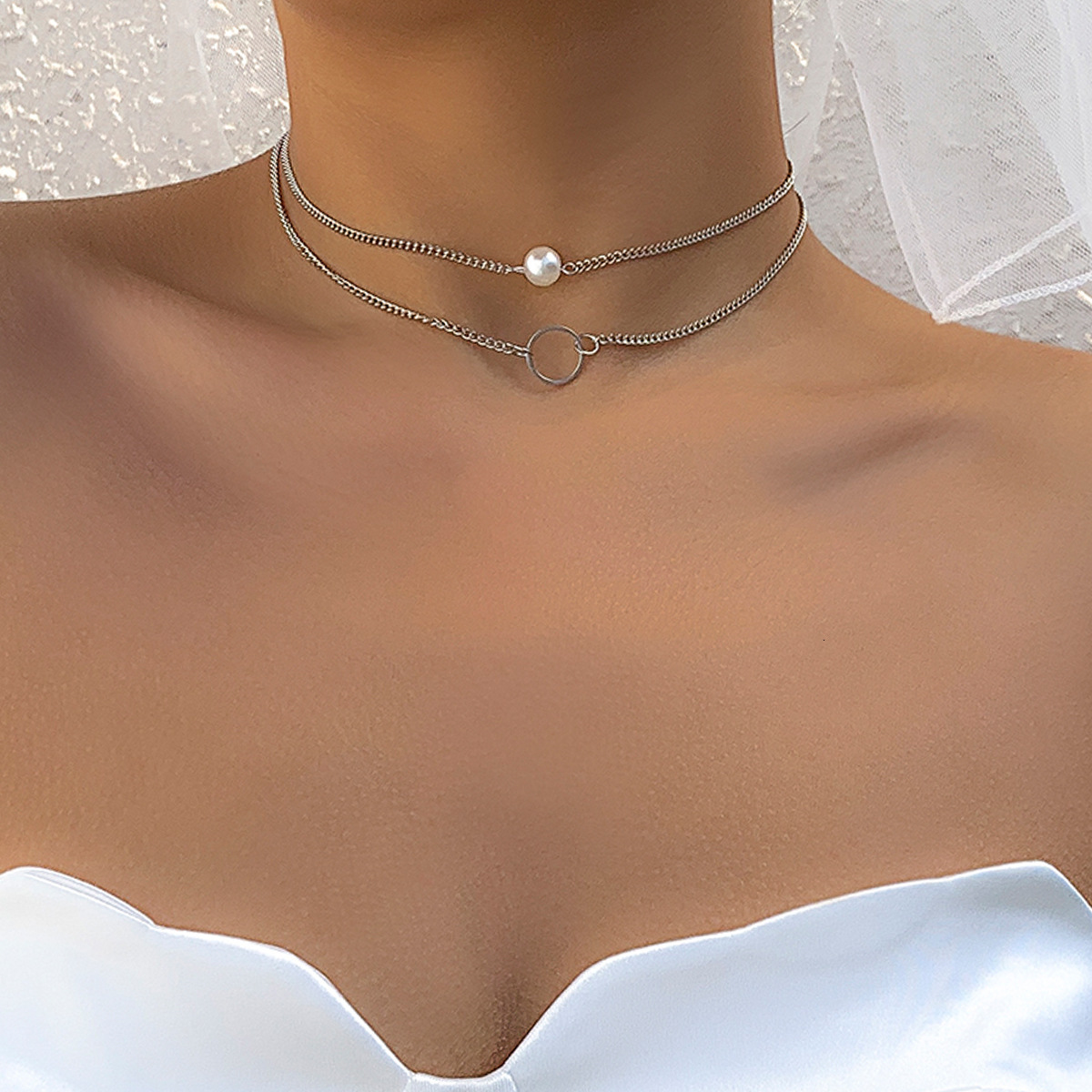 fashion Minimalist geometric stacked metal iron sweet and cool style collarbone chain, niche design, imitation pearl necklace