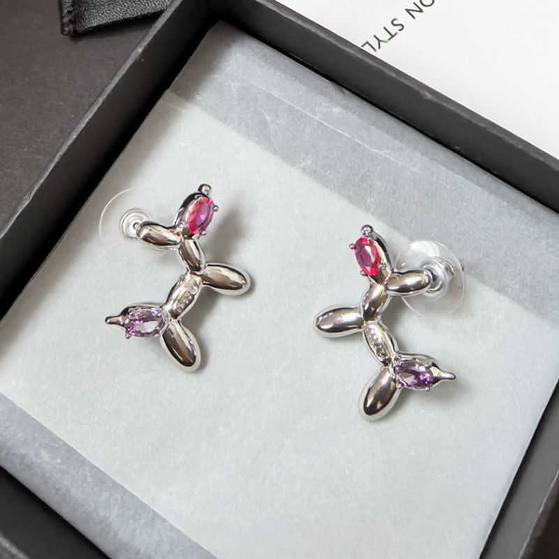 Letter stereo puppy earrings women's new fall/winter diamond earrings stud earrings Q250213