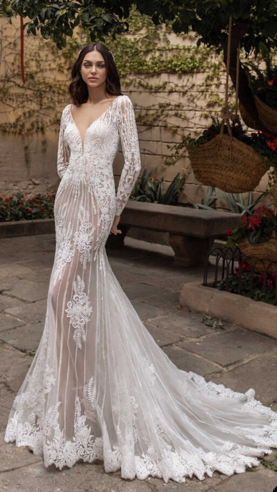 Elegant Plunging Neckline Mermaid Wedding Dresses With Full Sleeve Delicate Sash Appliques Bridal Gowns Sweep Train Backless Vestido de novia