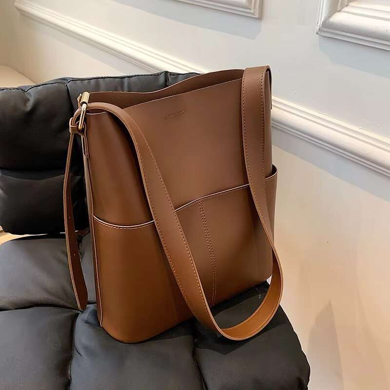 The New Bucket Is Trendy Versatile For Women With A High Quality Large Capacity Design Shoulder Bag And Crossbody