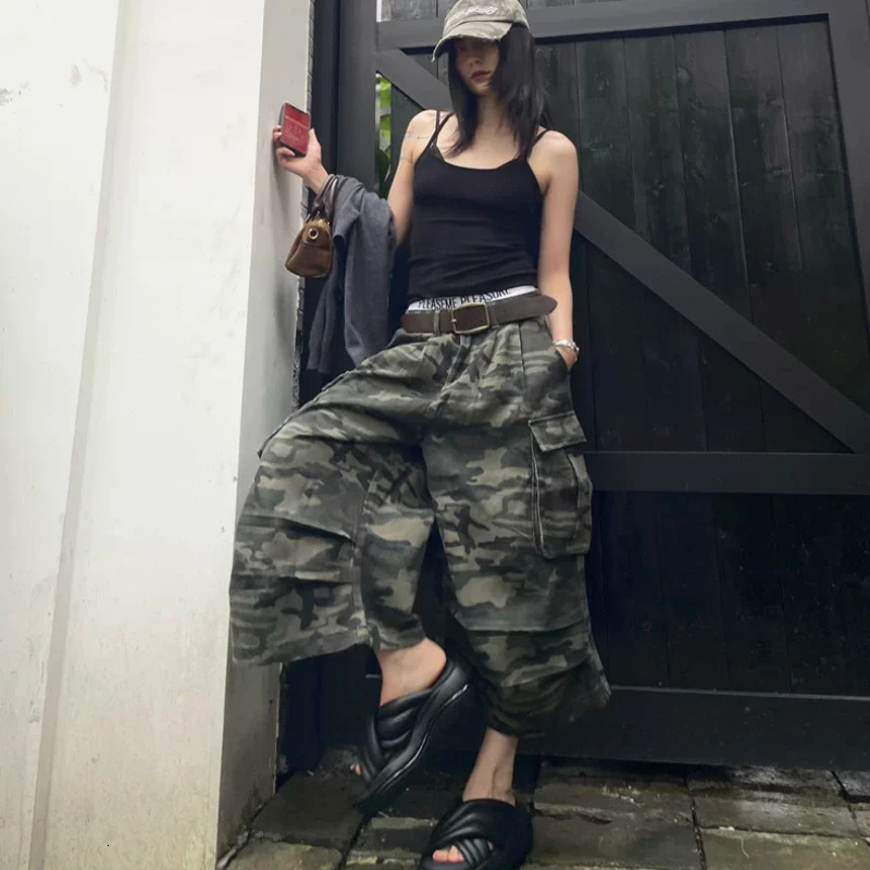 American Camouflage Women Baggy Cargo Shorts Pockets High Street Handsome Fashion Summer Vintage Hip Hop Casual Shopper 250210